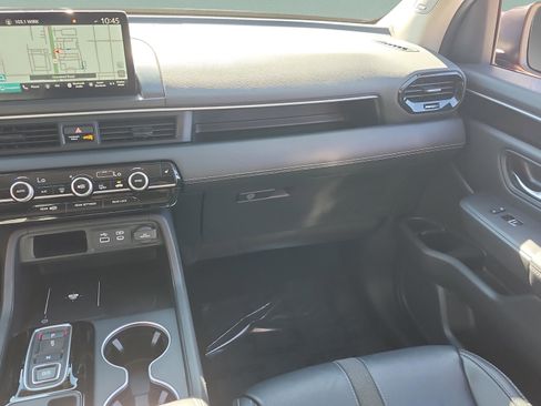 Certified 2024 Honda Pilot Touring image 15