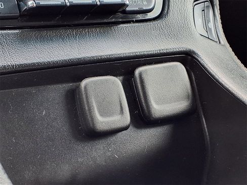 Used 2017 Chevrolet Suburban LT image 21