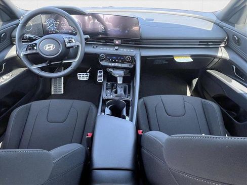 New 2025 Hyundai Elantra SEL image 11