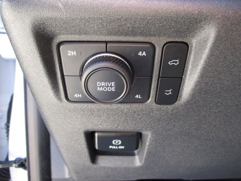 Used 2025 Ford Expedition Max Platinum AWD/4WD image 36