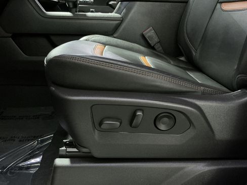 Used 2024 GMC Sierra 1500 AT4 w/ Technology Package AWD/4WD image 15