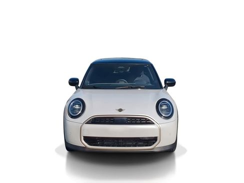 Used 2025 MINI Cooper 2-Door Hardtop image 3