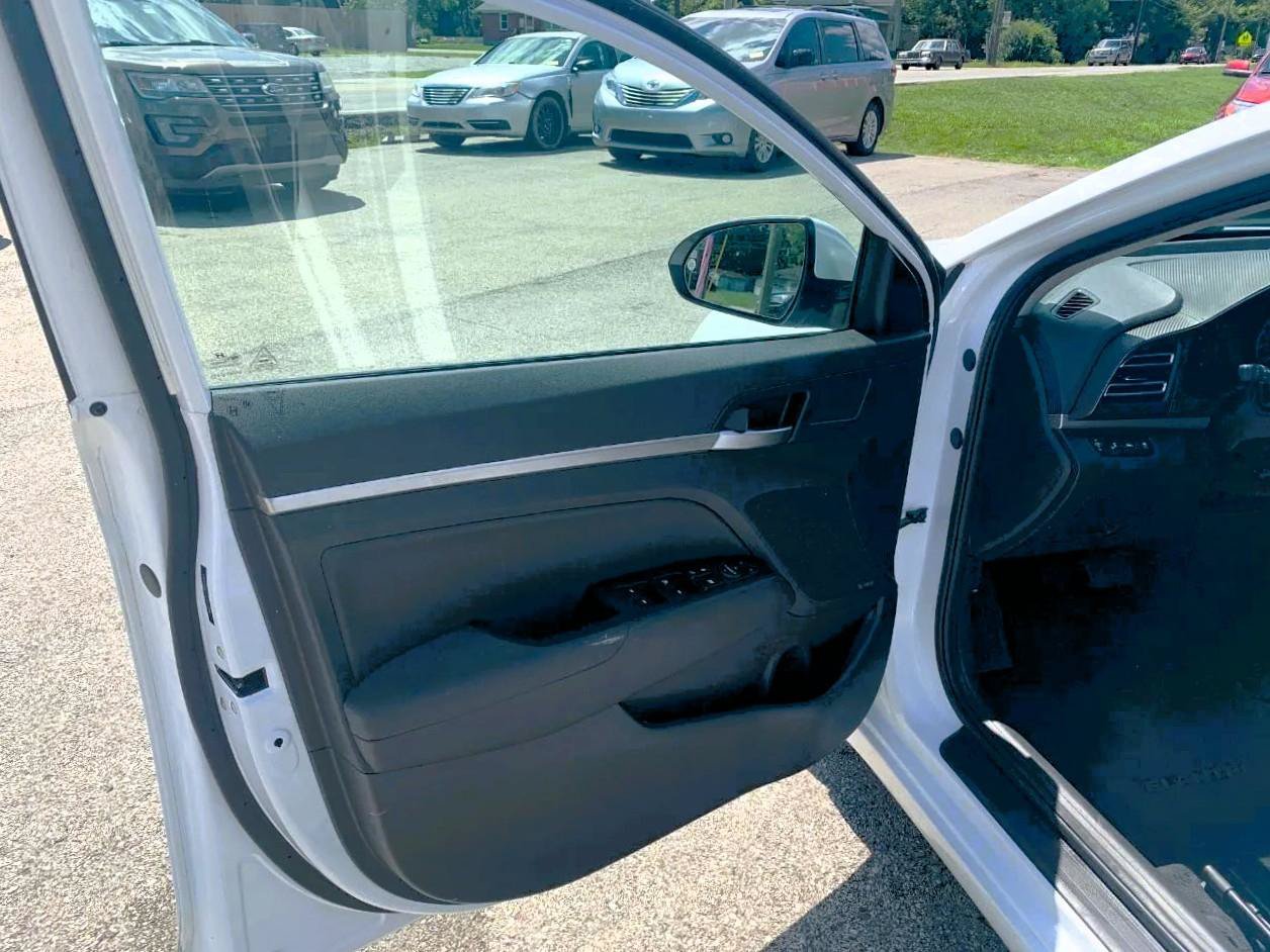 Used 2020 Hyundai Elantra Sedan FWD image 9