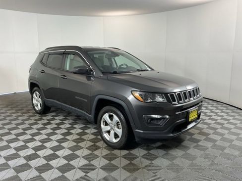 Used 2018 Jeep Compass Latitude w/ Popular Equipment Group image 3