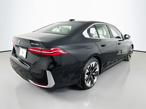 New 2026 BMW i5 eDrive40 w/ Premium Package RWD image 5