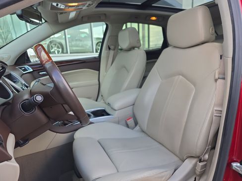 Used 2011 Cadillac SRX Luxury image 16