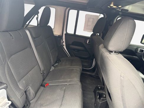 Certified 2022 Jeep Wrangler Unlimited Sahara image 27