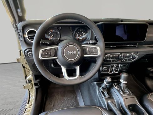 New 2026 Jeep Wrangler Unlimited Sahara AWD/4WD image 9