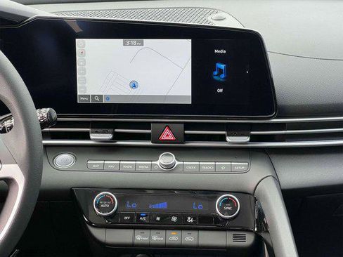 New 2025 Hyundai Elantra SEL image 19