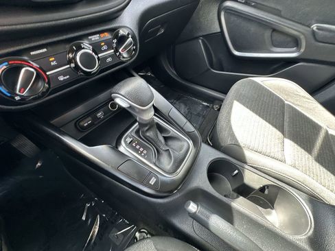 Used 2021 Kia Soul S image 28