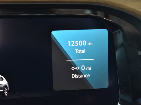 Used 2025 Volkswagen Atlas SE image 38