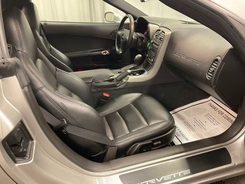 Used 2007 Chevrolet Corvette Convertible w/ Preferred Equipment Group RWD image 16