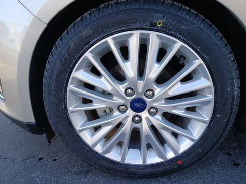 Used 2017 Ford Focus Titanium image 28