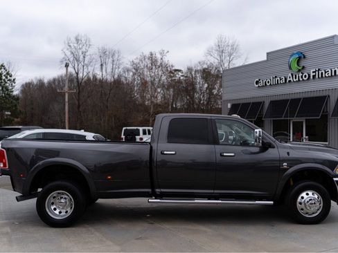 Used 2016 RAM 3500 Laramie w/ Convenience Group image 3