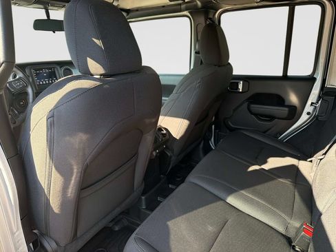 Used 2023 Jeep Wrangler Unlimited w/ Cold Weather Group AWD/4WD image 15