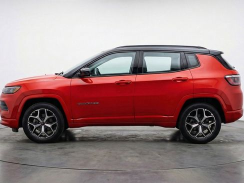 Used 2025 Jeep Compass Limited AWD/4WD image 5