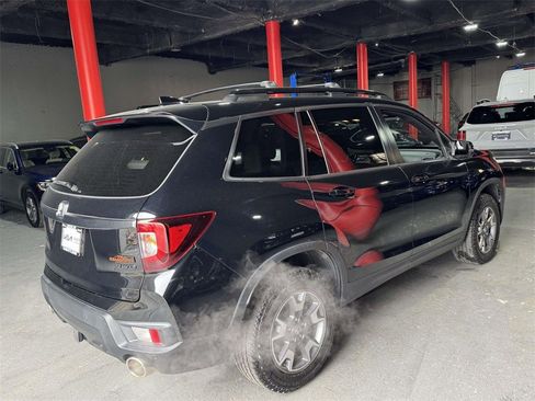 Used 2023 Honda Passport TrailSport image 7