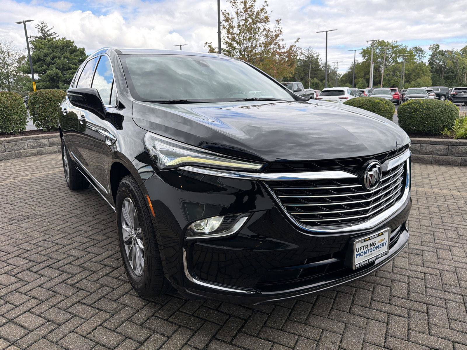 Used 2023 Buick Enclave Essence FWD image 7