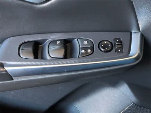 Used 2023 Nissan Sentra SR w/ Trunk Package image 38