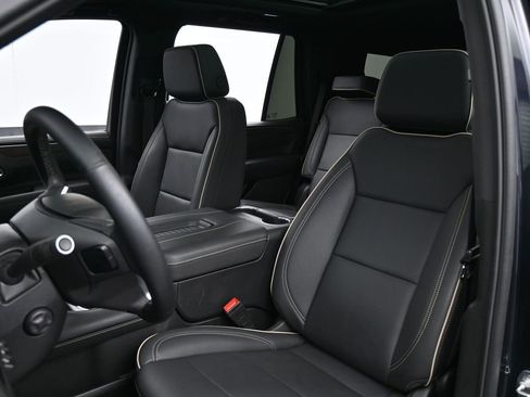 Used 2024 Chevrolet Tahoe Premier w/ Premium Package image 10