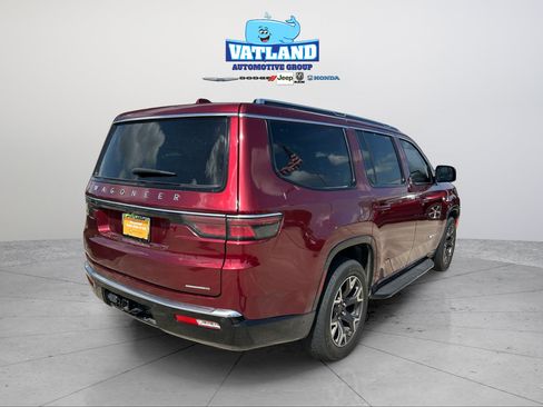 Certified 2023 Jeep Wagoneer Series III w/ Convenience Group I AWD/4WD image 5