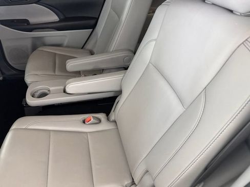 Used 2019 Toyota Highlander XLE w/ Protection Package #3 AWD/4WD image 24