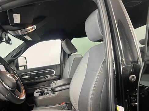 Used 2024 RAM 2500 Big Horn w/ Safety Group image 21