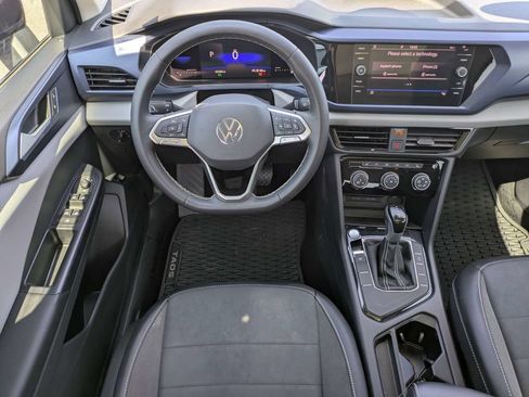 Used 2023 Volkswagen Taos SE FWD image 16