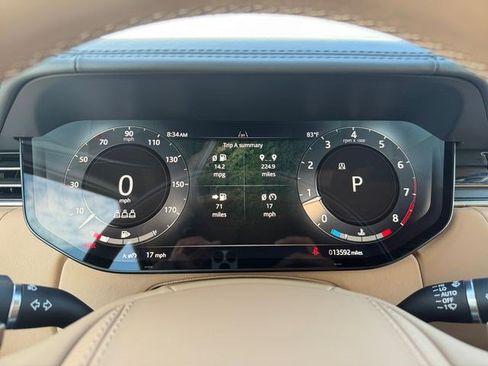 Used 2025 Land Rover Range Rover Autobiography AWD/4WD image 14
