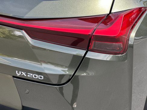 Used 2019 Lexus UX 200 w/ Premium Package image 33