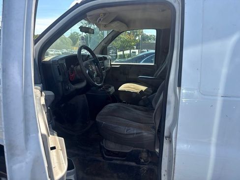 Used 2008 Chevrolet Express 2500 RWD image 10