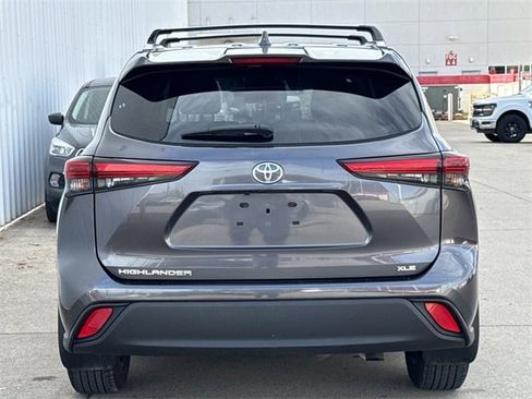 Used 2023 Toyota Highlander XLE image 5