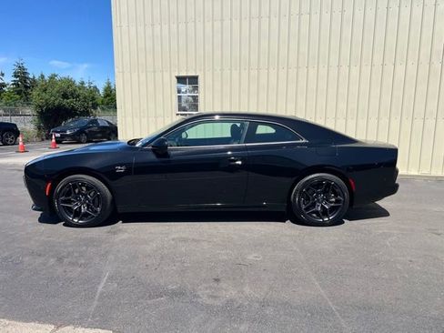 Used 2024 Dodge Charger Daytona R/T w/ Plus Group AWD/4WD image 4