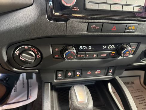 Used 2023 Nissan Frontier SV w/ SV Convenience Package AWD/4WD image 16