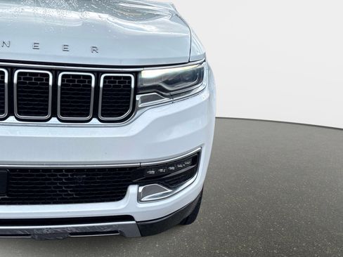 Used 2022 Jeep Wagoneer Series II RWD image 11