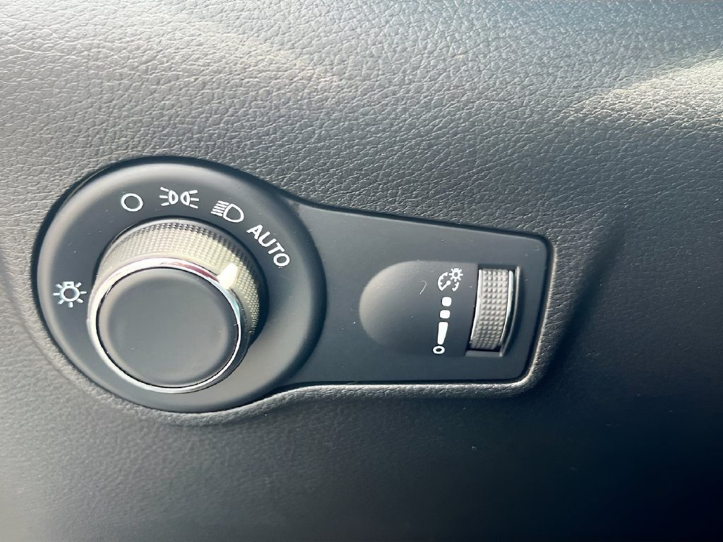 Used 2023 Jeep Compass Sport AWD/4WD image 10