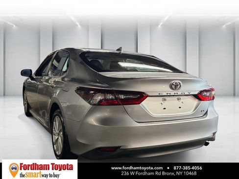 Used 2022 Toyota Camry LE image 5
