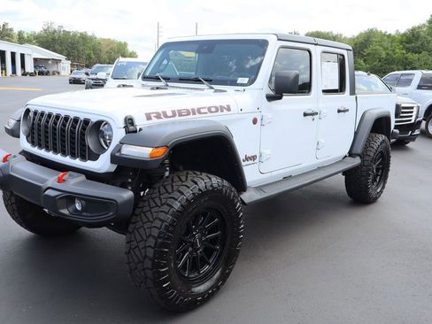Used 2025 Jeep Gladiator Rubicon AWD/4WD image 5