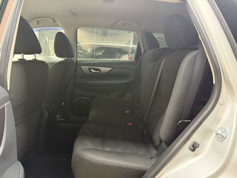 Used 2016 Nissan Rogue SV image 14