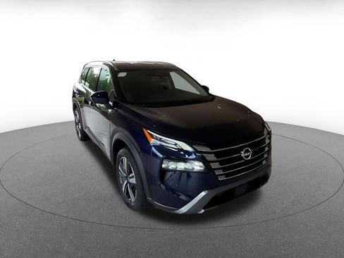 Used 2026 Nissan Rogue SL FWD image 4