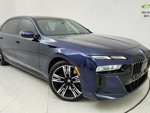 Used 2023 BMW 760i xDrive AWD/4WD image 1