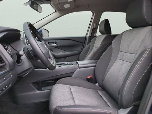 Used 2025 Nissan Rogue SV AWD/4WD image 17