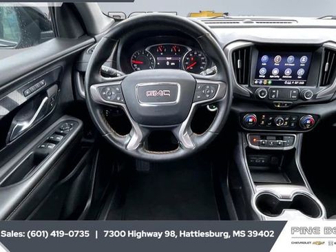 Used 2023 GMC Terrain AT4 image 5