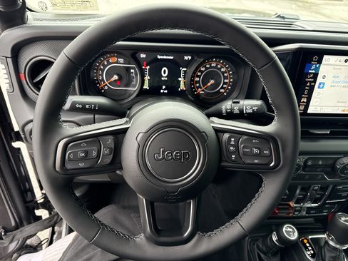 New 2026 Jeep Wrangler Unlimited Rubicon w/ Safety Group image 18