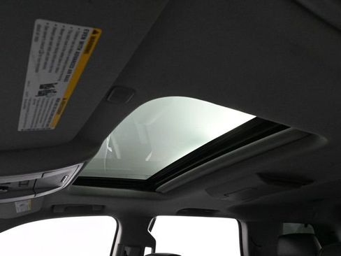 Used 2017 GMC Yukon Denali image 28