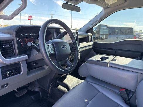 Used 2023 Ford F350 XL w/ Camper Package image 9