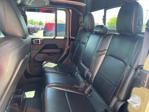 Used 2025 Jeep Gladiator Rubicon AWD/4WD image 23