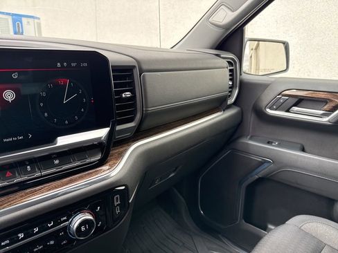 Used 2023 GMC Sierra 1500 SLE AWD/4WD image 23