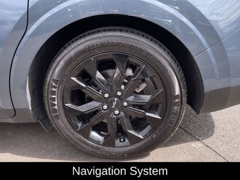 Used 2024 Kia Carnival SX Prestige FWD image 12