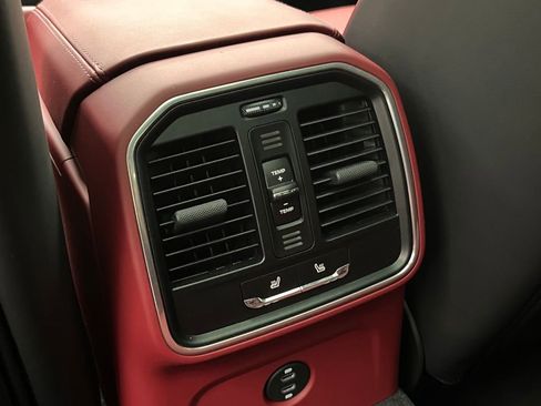 Used 2024 Porsche Macan S image 35